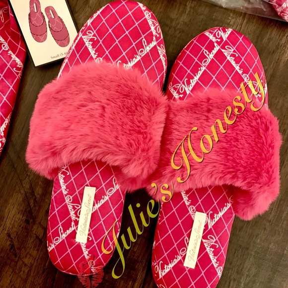 NWT Victoria’s Secret Signature SATIN Slippers - Picture 4 of 6